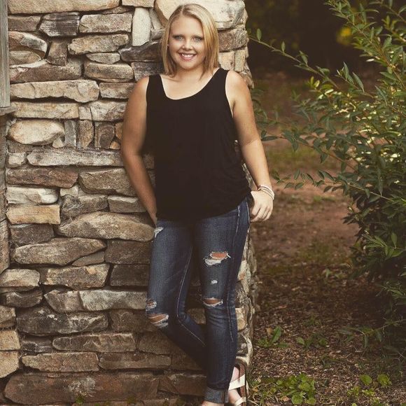 Meet your Posher, Baylee - Picture 1 of 1